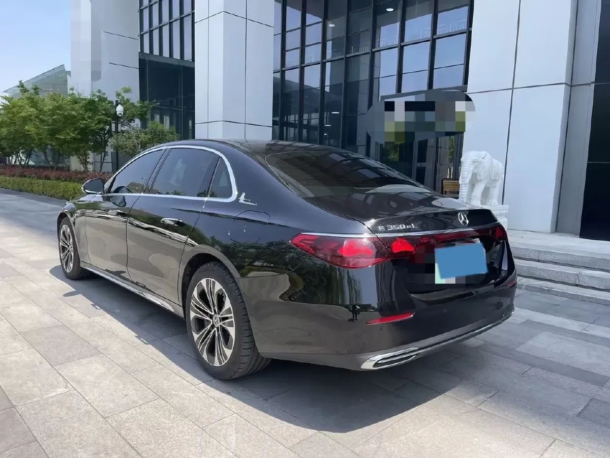 2024 Mercedes-Benz E Class 2.0T 204HP L4 9AT PHEV 25.4KWH,autocango,china used car exporter,china ev exporter,chinese used car exporter,chinese used ev exporter