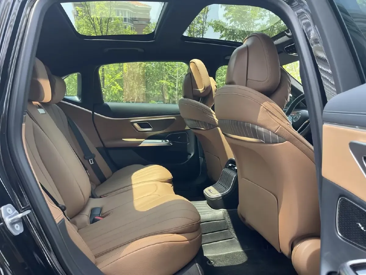 2024 Mercedes-Benz E Class 2.0T 204HP L4 9AT PHEV 25.4KWH,autocango,china used car exporter,china ev exporter,chinese used car exporter,chinese used ev exporter