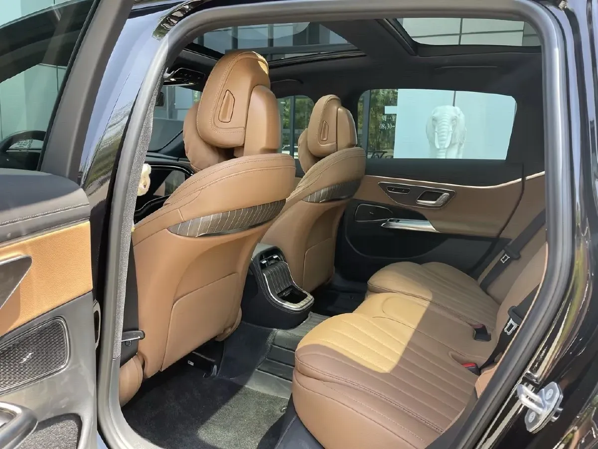 2024 Mercedes-Benz E Class 2.0T 204HP L4 9AT PHEV 25.4KWH,autocango,china used car exporter,china ev exporter,chinese used car exporter,chinese used ev exporter