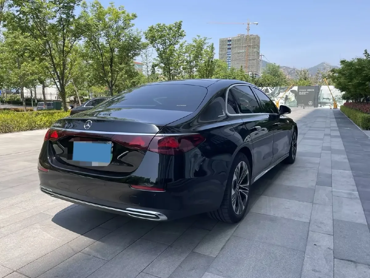 2024 Mercedes-Benz E Class 2.0T 204HP L4 9AT PHEV 25.4KWH,autocango,china used car exporter,china ev exporter,chinese used car exporter,chinese used ev exporter