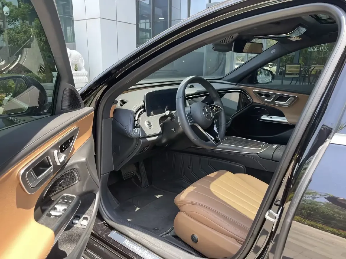 2024 Mercedes-Benz E Class 2.0T 204HP L4 9AT PHEV 25.4KWH,autocango,china used car exporter,china ev exporter,chinese used car exporter,chinese used ev exporter