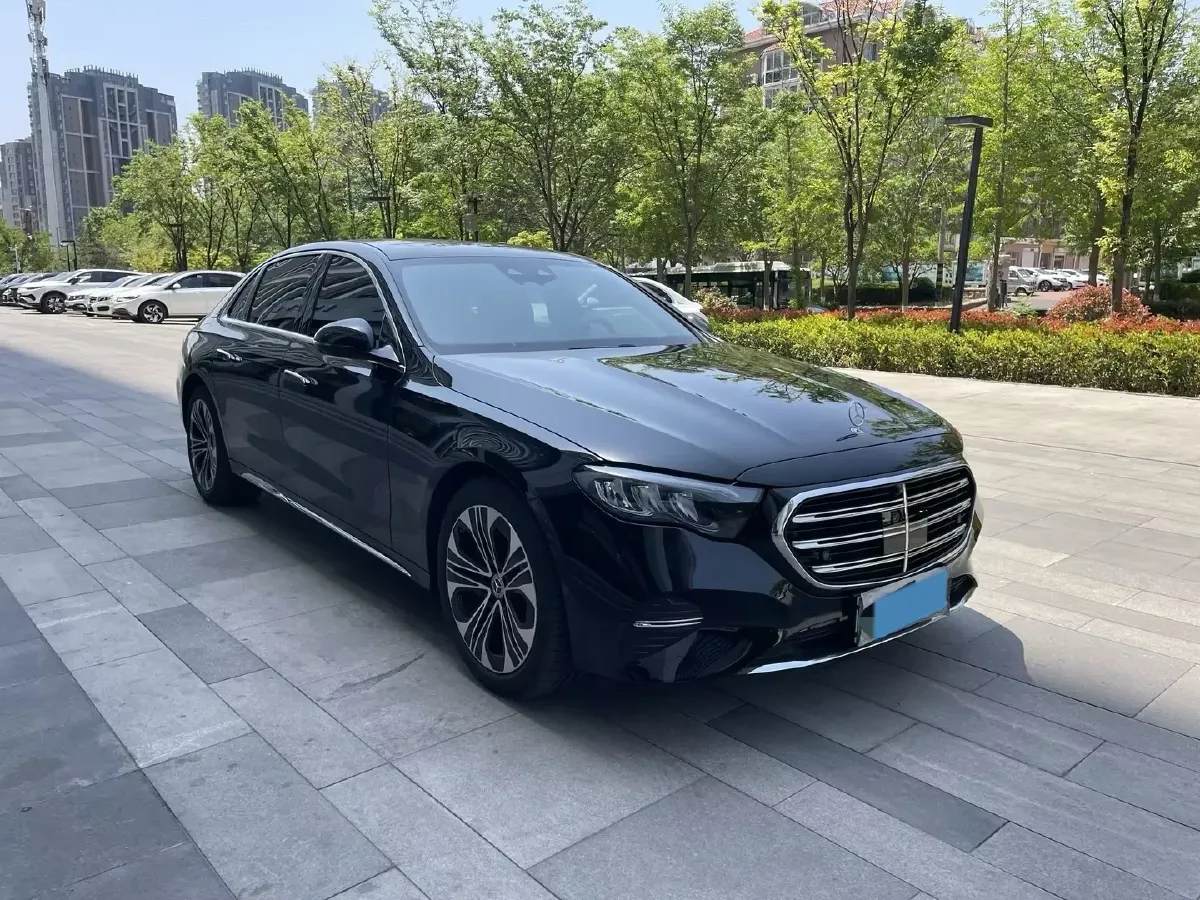 2024 Mercedes-Benz E Class 2.0T 204HP L4 9AT PHEV 25.4KWH,autocango,china used car exporter,china ev exporter,chinese used car exporter,chinese used ev exporter