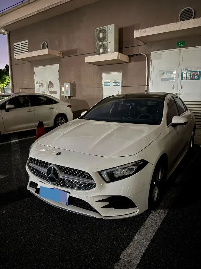 2021 Mercedes-Benz A Class 1.3T 163HP L4 7DCT,autocango,china used car exporter,china ev exporter,chinese used car exporter,chinese used ev exporter