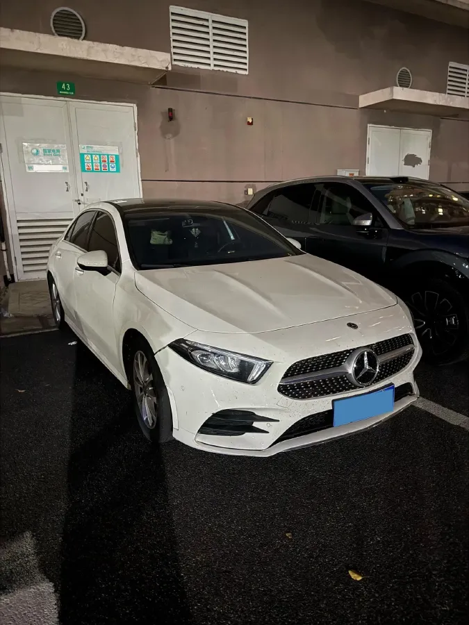 2021 Mercedes-Benz A Class 1.3T 163HP L4 7DCT,autocango,china used car exporter,china ev exporter,chinese used car exporter,chinese used ev exporter