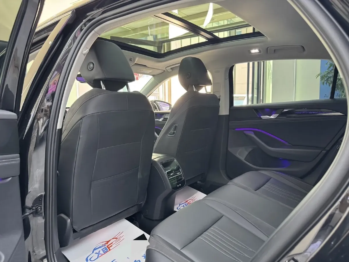 2024 Volkswagen Magotan 1.5T 160HP L4 7DCT,autocango,china used car exporter,china ev exporter,chinese used car exporter,chinese used ev exporter