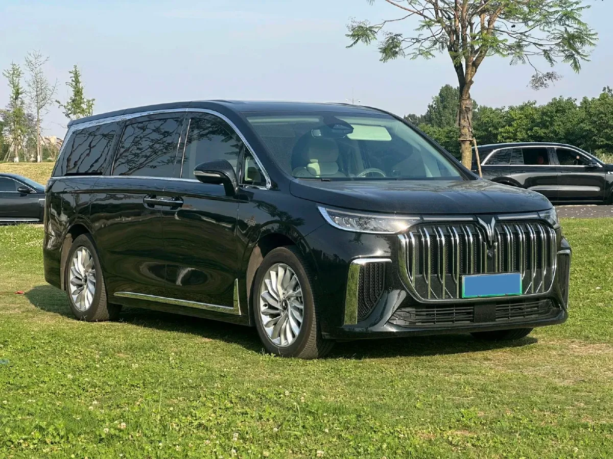 2022 Voyah Dream 1.5T 136HP L4 PHEV 25.57KWH,autocango,china used car exporter,china ev exporter,chinese used car exporter,chinese used ev exporter