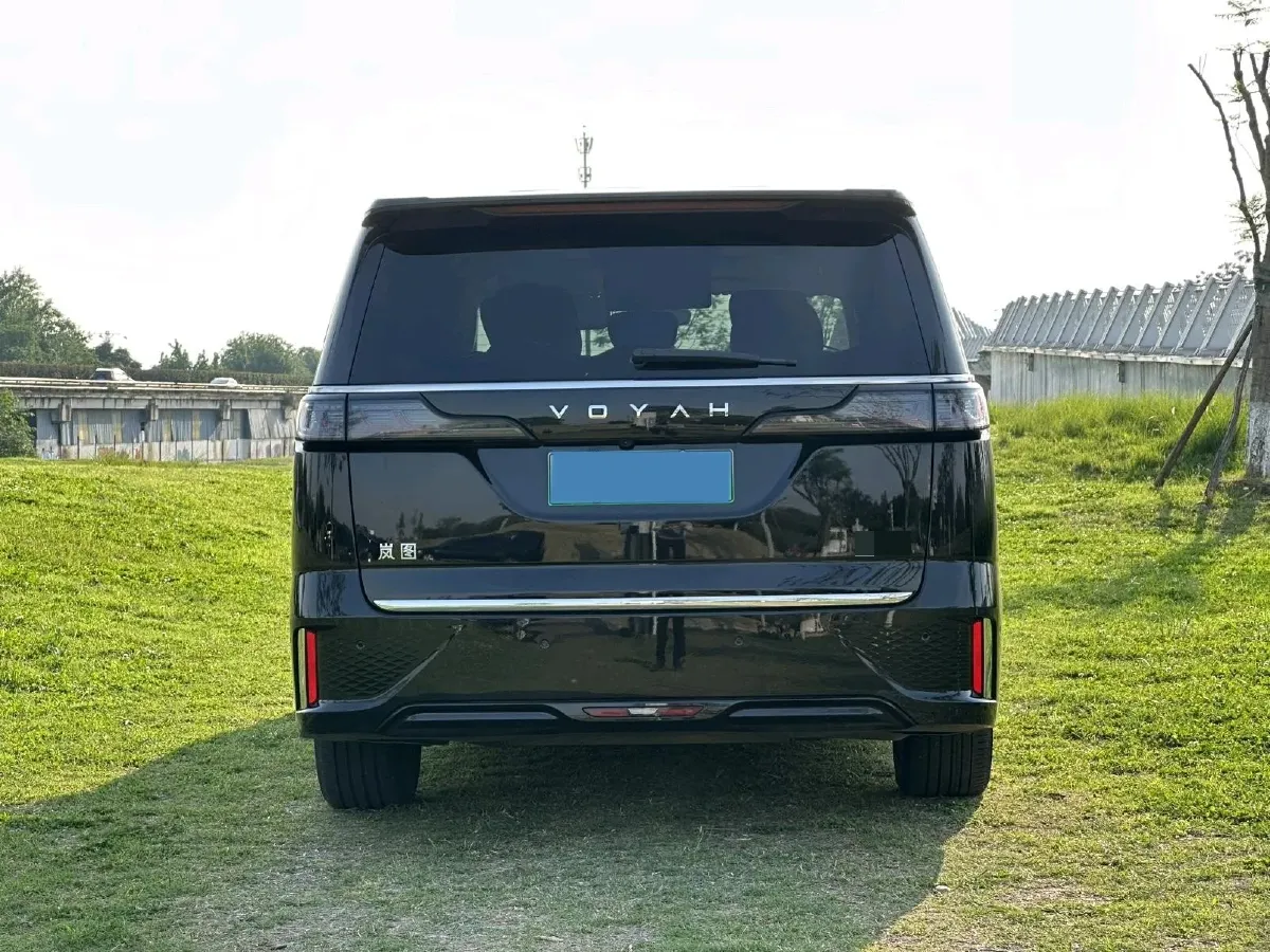 2022 Voyah Dream 1.5T 136HP L4 PHEV 25.57KWH,autocango,china used car exporter,china ev exporter,chinese used car exporter,chinese used ev exporter