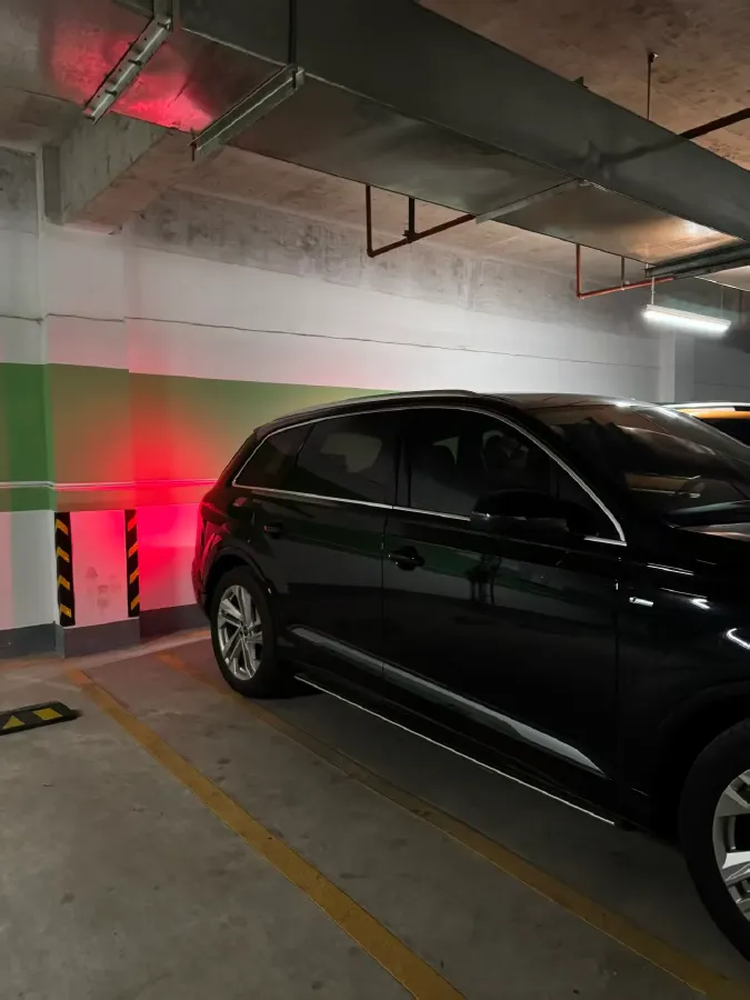 2022 Audi Q7 2.0T 245HP L4 8AT,autocango,china used car exporter,china ev exporter,chinese used car exporter,chinese used ev exporter
