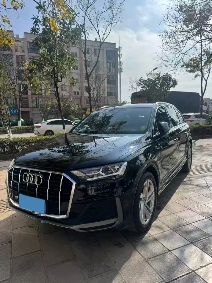 2022 Audi Q7 2.0T 245HP L4 8AT,autocango,china used car exporter,china ev exporter,chinese used car exporter,chinese used ev exporter