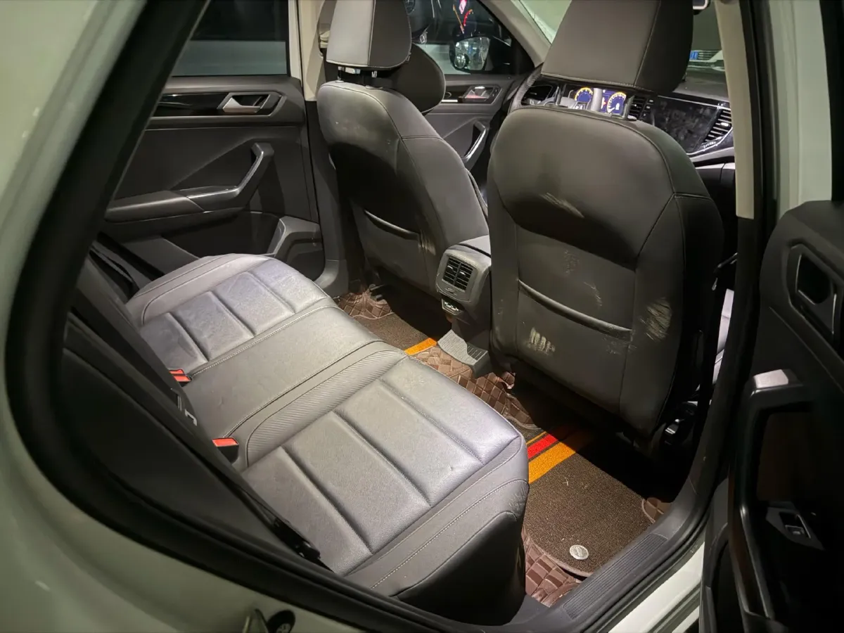 2021 Volkswagen T-Roc 1.4T 150HP L4 7DCT,autocango,china used car exporter,china ev exporter,chinese used car exporter,chinese used ev exporter
