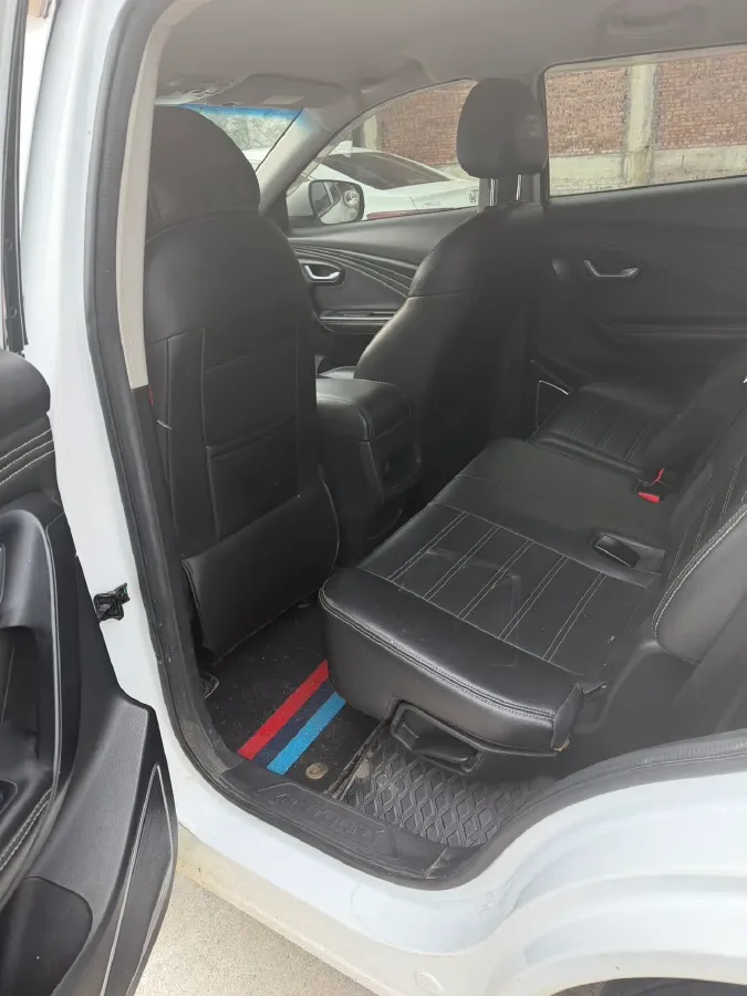 2022 Jetour X70M 1.5T 156HP L4 6MT,autocango,china used car exporter,china ev exporter,chinese used car exporter,chinese used ev exporter