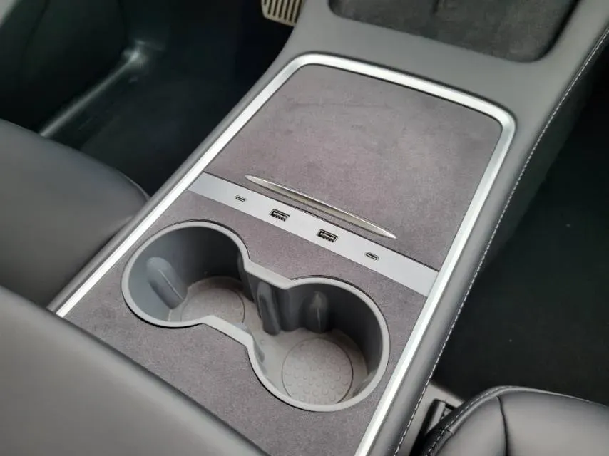2022 Tesla Model Y BEV 60KWH,autocango,china used car exporter,china ev exporter,chinese used car exporter,chinese used ev exporter