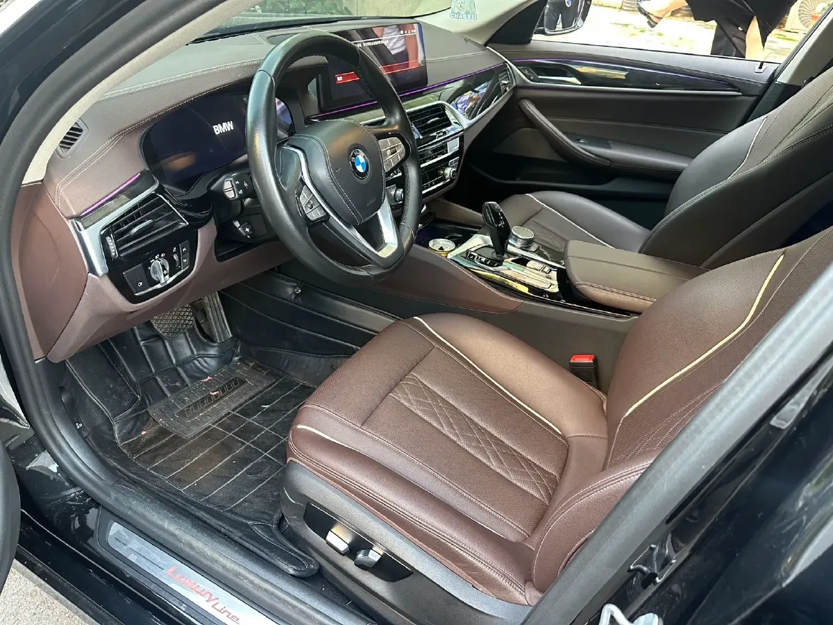 2022 BMW 5 Series 2.0T 184HP L4 8AT,autocango,china used car exporter,china ev exporter,chinese used car exporter,chinese used ev exporter