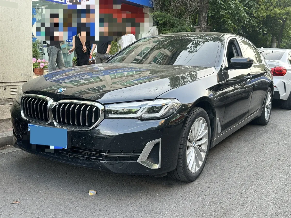 2022 BMW 5 Series 2.0T 184HP L4 8AT,autocango,china used car exporter,china ev exporter,chinese used car exporter,chinese used ev exporter
