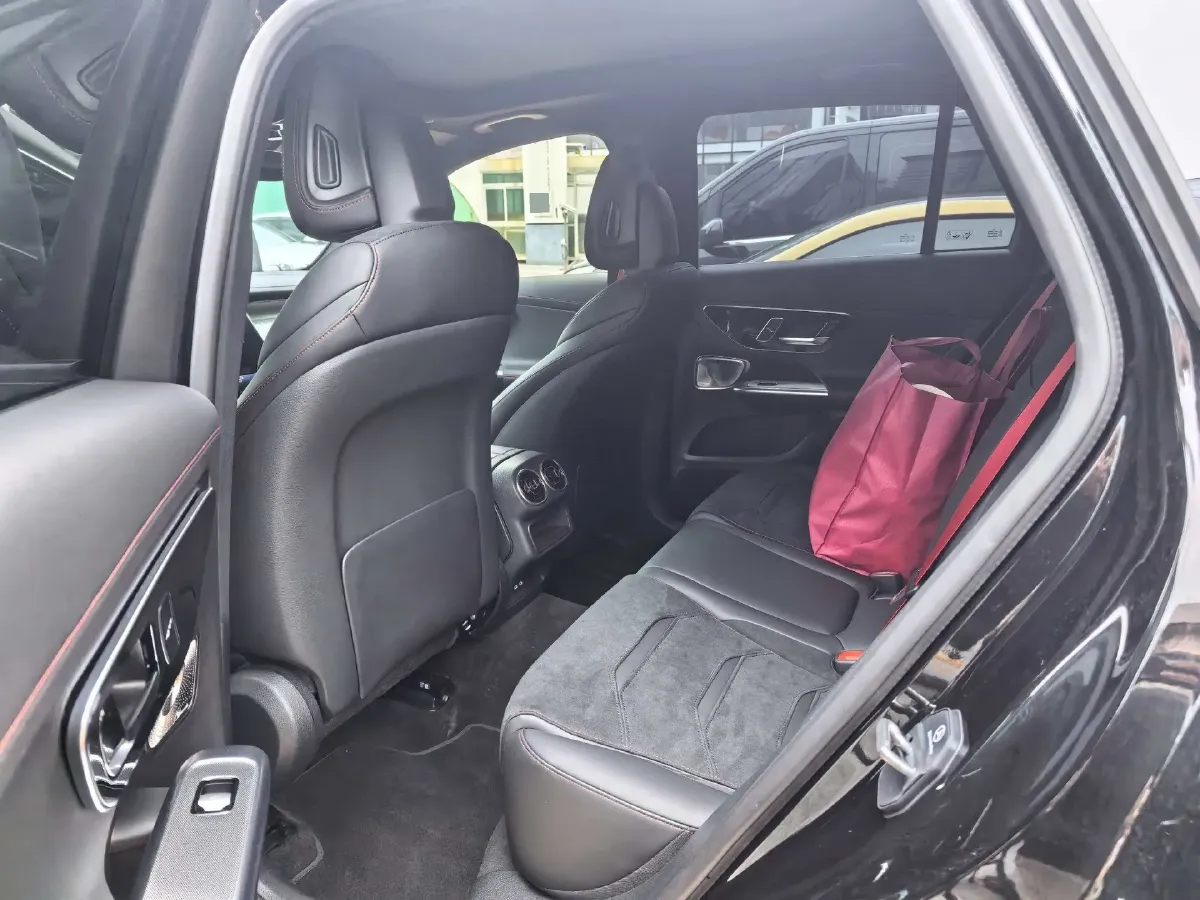 2024 Mercedes-Benz GLC AMG 2.0T 421HP L4 9AT,autocango,china used car exporter,china ev exporter,chinese used car exporter,chinese used ev exporter