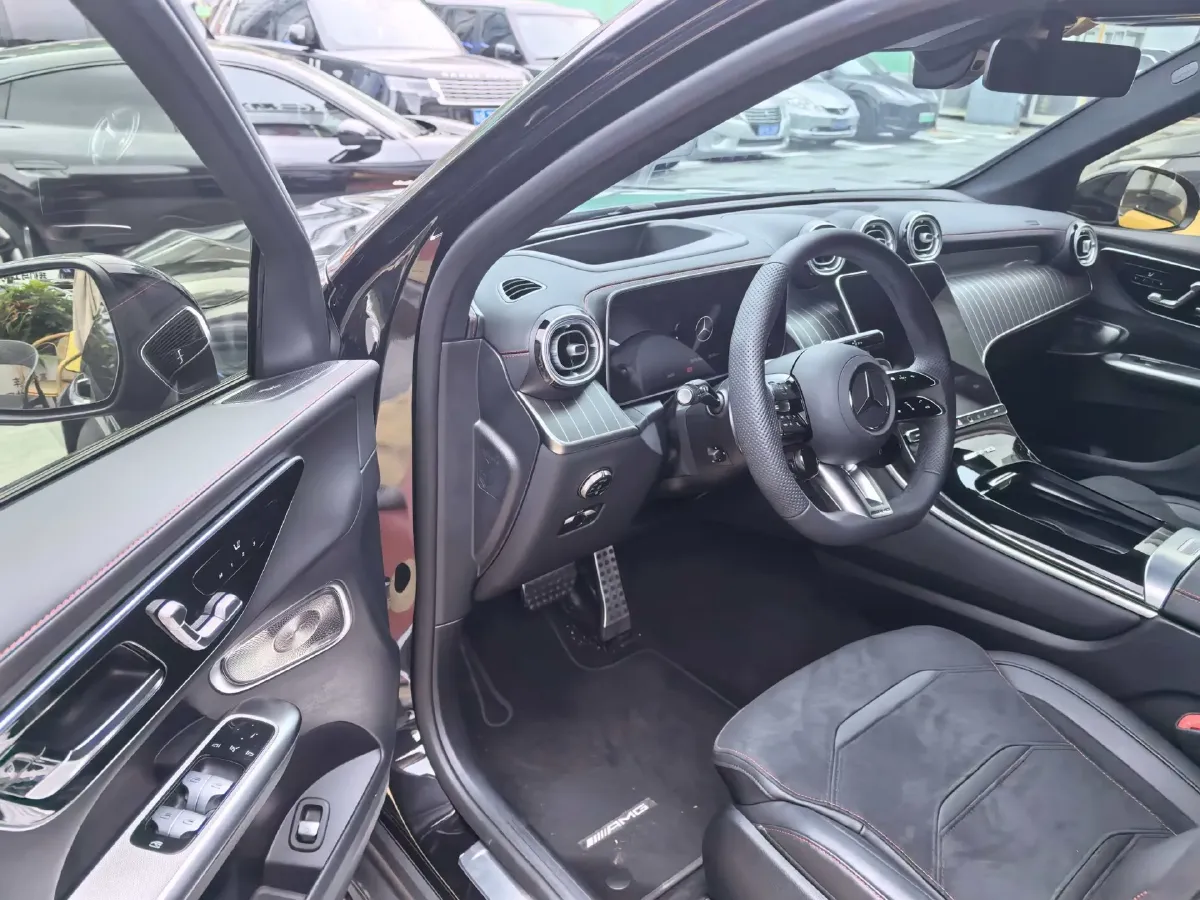 2024 Mercedes-Benz GLC AMG 2.0T 421HP L4 9AT,autocango,china used car exporter,china ev exporter,chinese used car exporter,chinese used ev exporter
