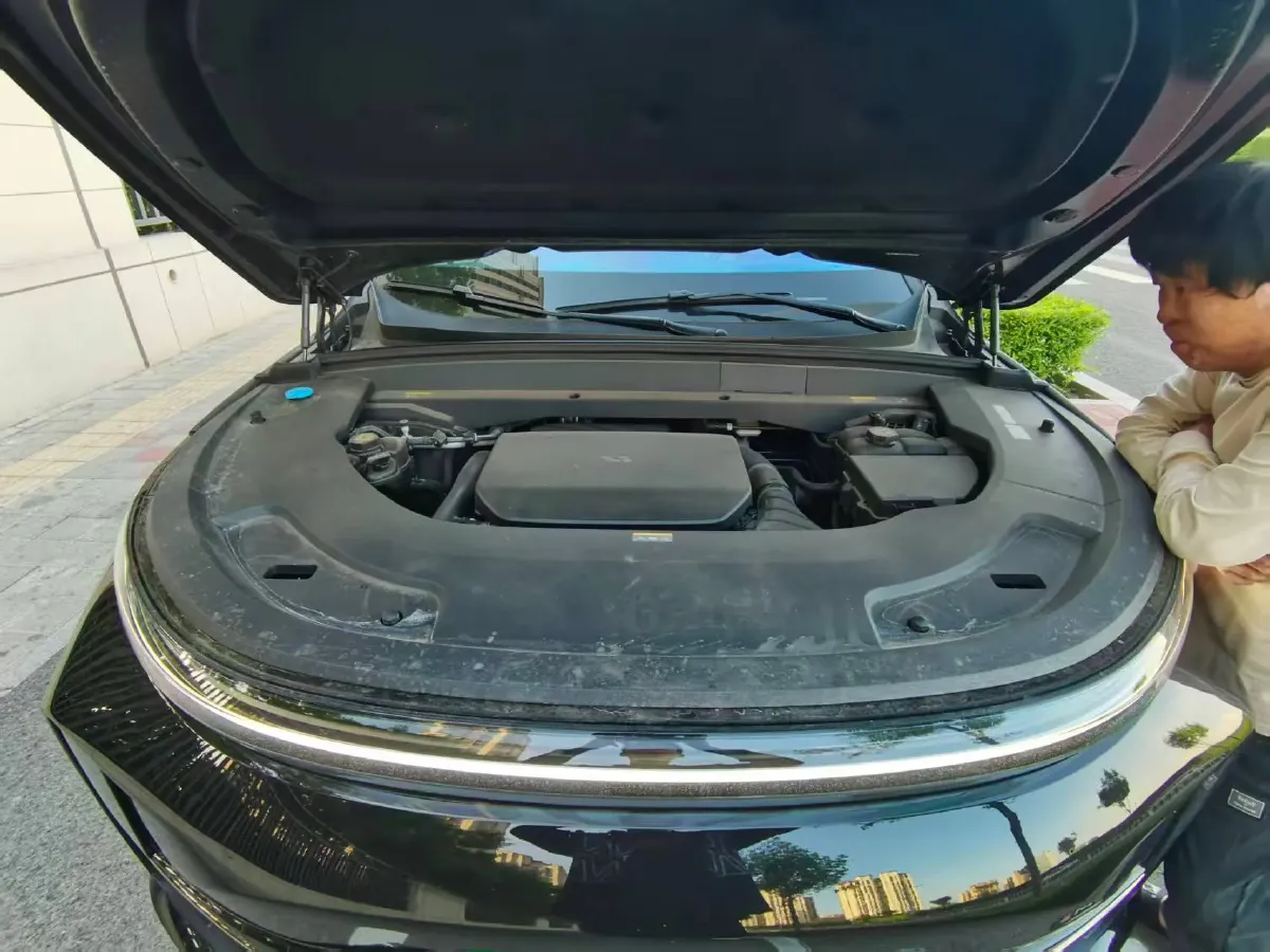 2024 Li L8 Range Extended 154HP REEV 42.8KWH,autocango,china used car exporter,china ev exporter,chinese used car exporter,chinese used ev exporter