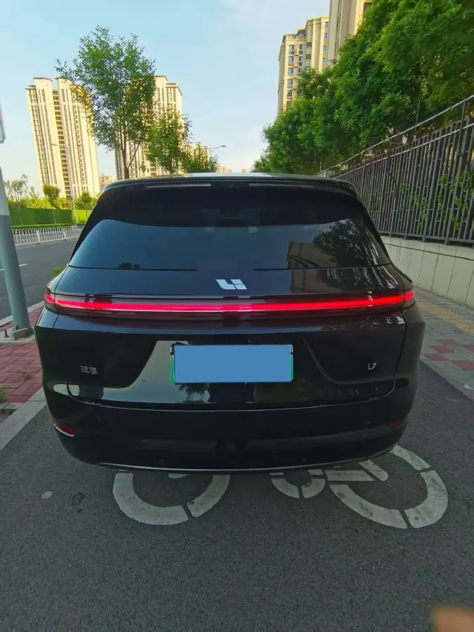 2024 Li L8 Range Extended 154HP REEV 42.8KWH,autocango,china used car exporter,china ev exporter,chinese used car exporter,chinese used ev exporter