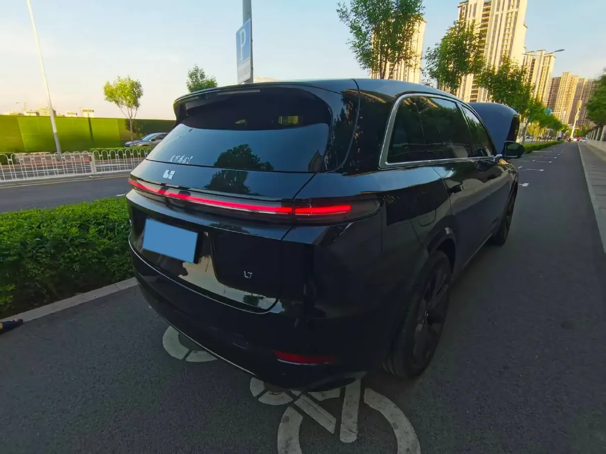 2024 Li L8 Range Extended 154HP REEV 42.8KWH,autocango,china used car exporter,china ev exporter,chinese used car exporter,chinese used ev exporter