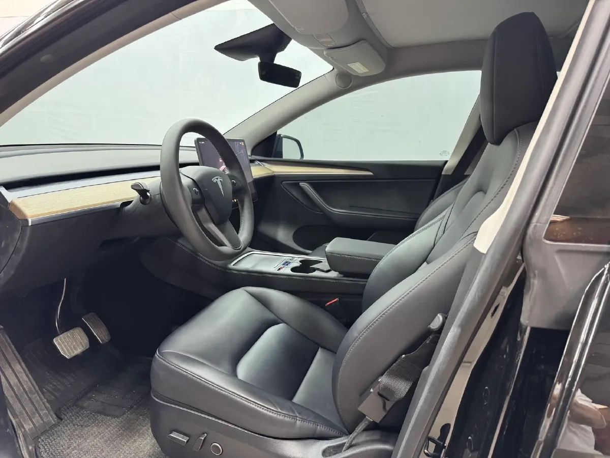 2022 Tesla Model Y BEV 60KWH,autocango,china used car exporter,china ev exporter,chinese used car exporter,chinese used ev exporter