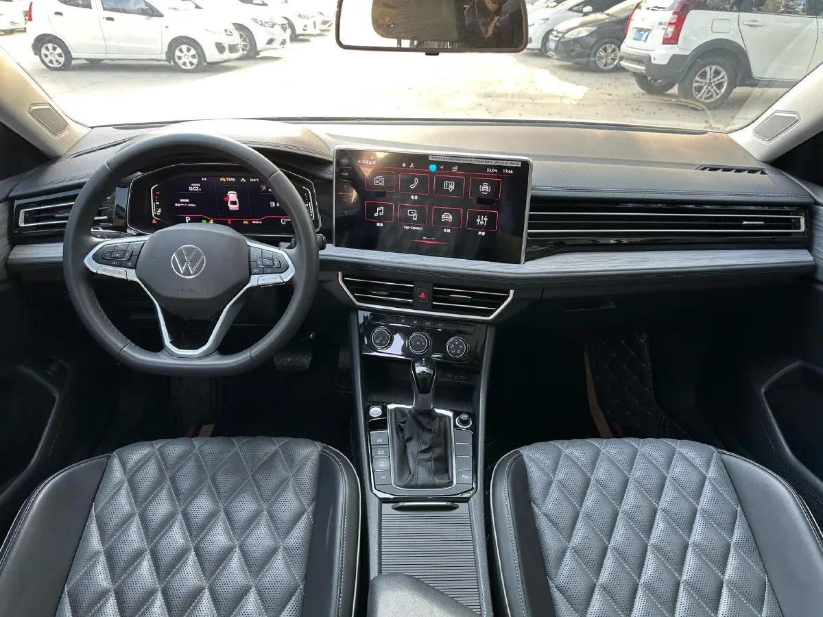 2024 Volkswagen Sagitar 1.5T 160HP L4 7DCT,autocango,china used car exporter,china ev exporter,chinese used car exporter,chinese used ev exporter