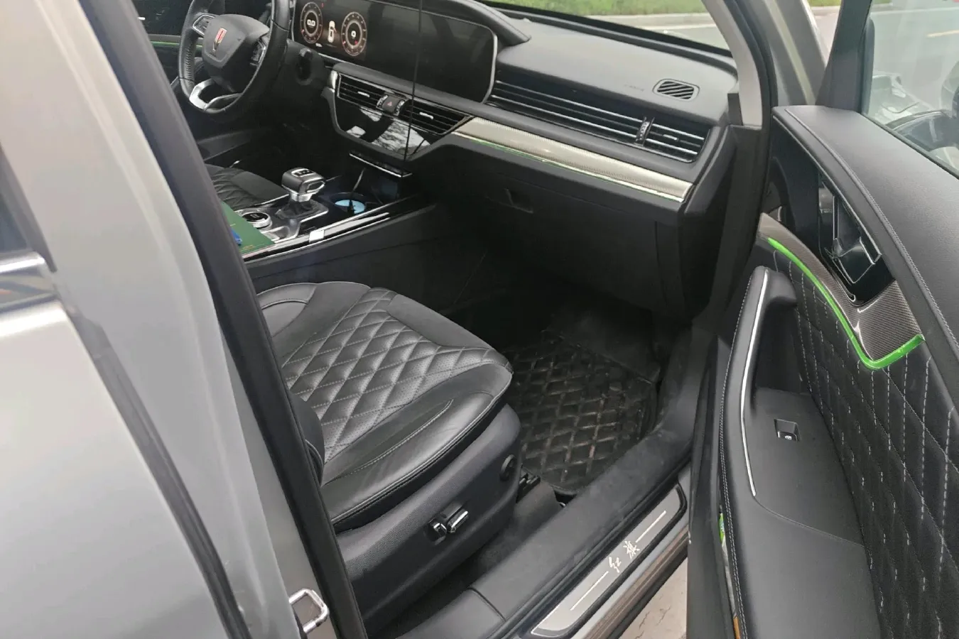 2019 HongQi HS5 2.0T 224HP L4 6AT,autocango,china used car exporter,china ev exporter,chinese used car exporter,chinese used ev exporter