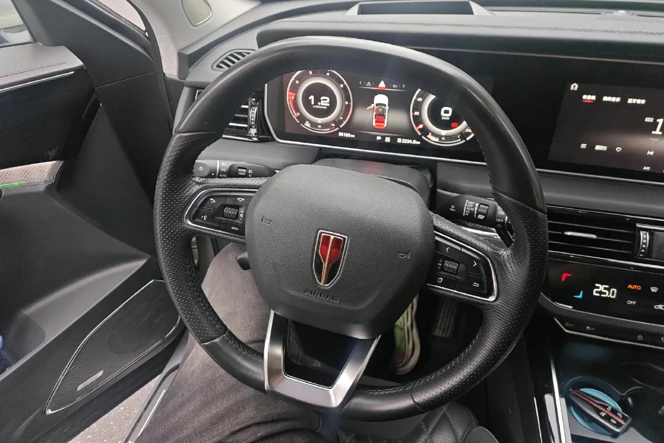 2019 HongQi HS5 2.0T 224HP L4 6AT,autocango,china used car exporter,china ev exporter,chinese used car exporter,chinese used ev exporter