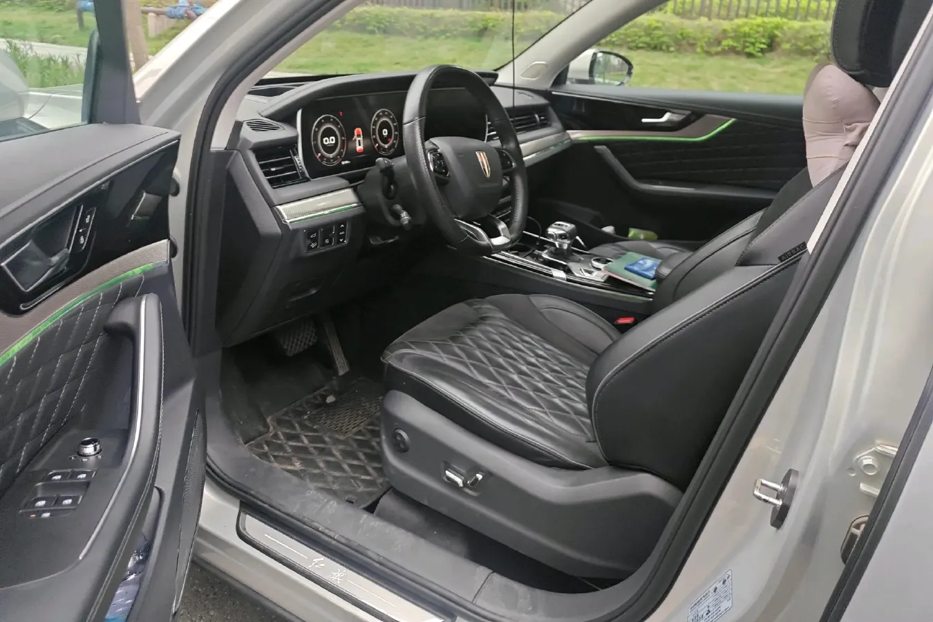 2019 HongQi HS5 2.0T 224HP L4 6AT,autocango,china used car exporter,china ev exporter,chinese used car exporter,chinese used ev exporter