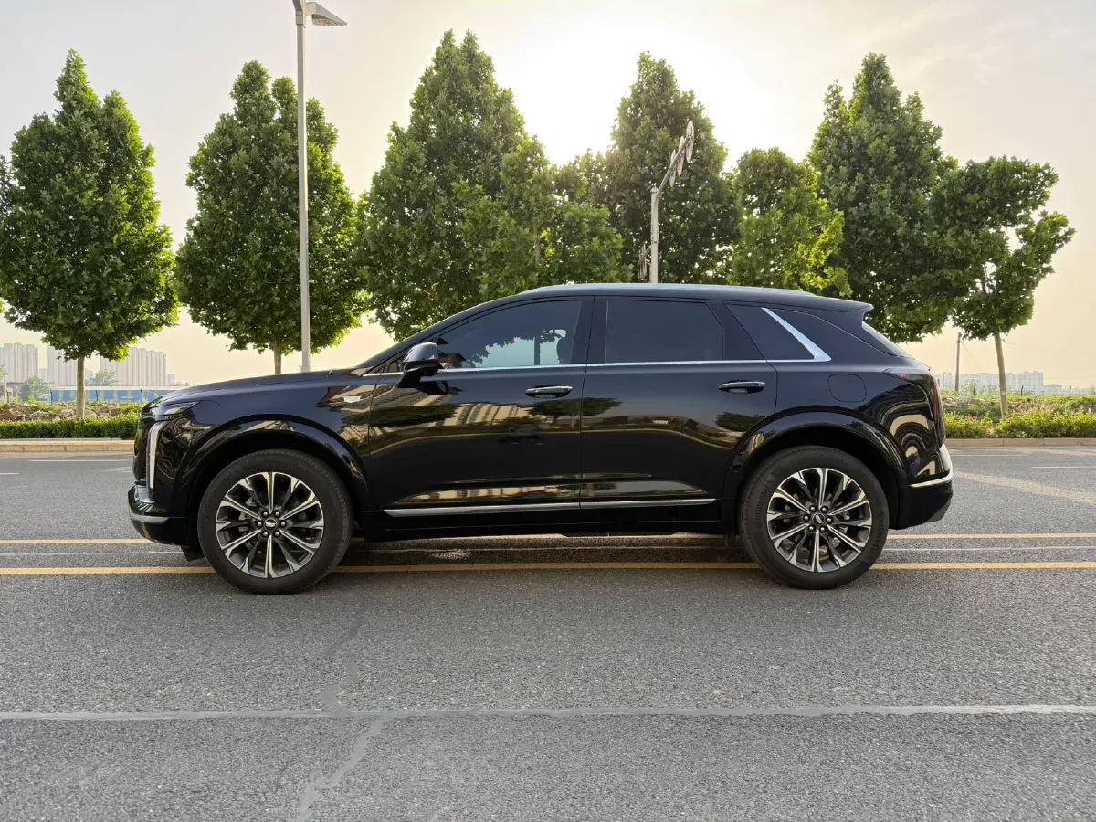 2026 Cadillac XT5 2.0T 237HP L4 9AT,autocango,china used car exporter,china ev exporter,chinese used car exporter,chinese used ev exporter