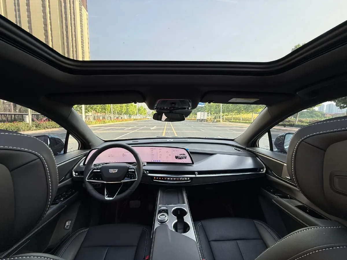 2026 Cadillac XT5 2.0T 237HP L4 9AT,autocango,china used car exporter,china ev exporter,chinese used car exporter,chinese used ev exporter
