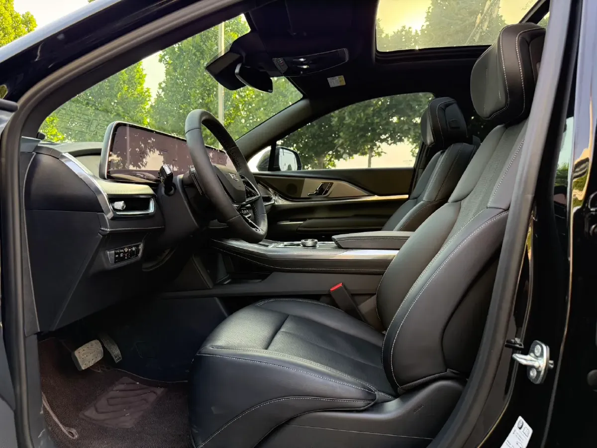 2026 Cadillac XT5 2.0T 237HP L4 9AT,autocango,china used car exporter,china ev exporter,chinese used car exporter,chinese used ev exporter