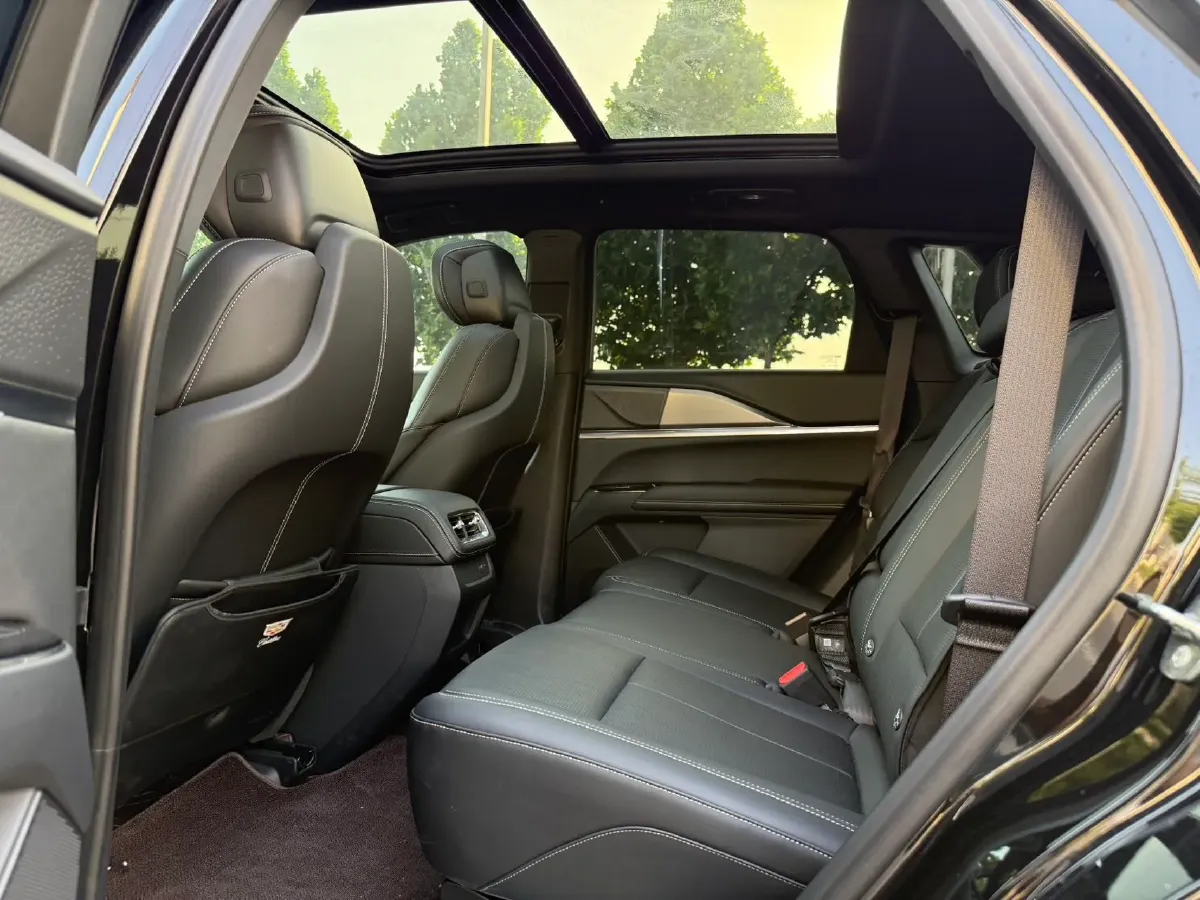 2026 Cadillac XT5 2.0T 237HP L4 9AT,autocango,china used car exporter,china ev exporter,chinese used car exporter,chinese used ev exporter