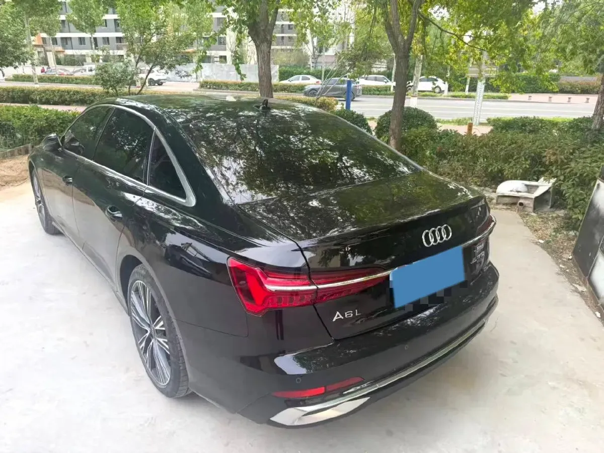 2025 Audi A6L 2.0T 245HP L4 7DCT,autocango,china used car exporter,china ev exporter,chinese used car exporter,chinese used ev exporter