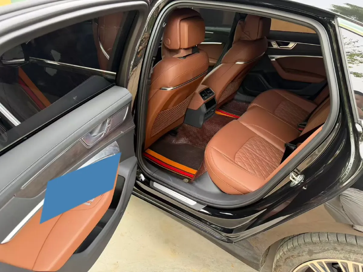 2025 Audi A6L 2.0T 245HP L4 7DCT,autocango,china used car exporter,china ev exporter,chinese used car exporter,chinese used ev exporter