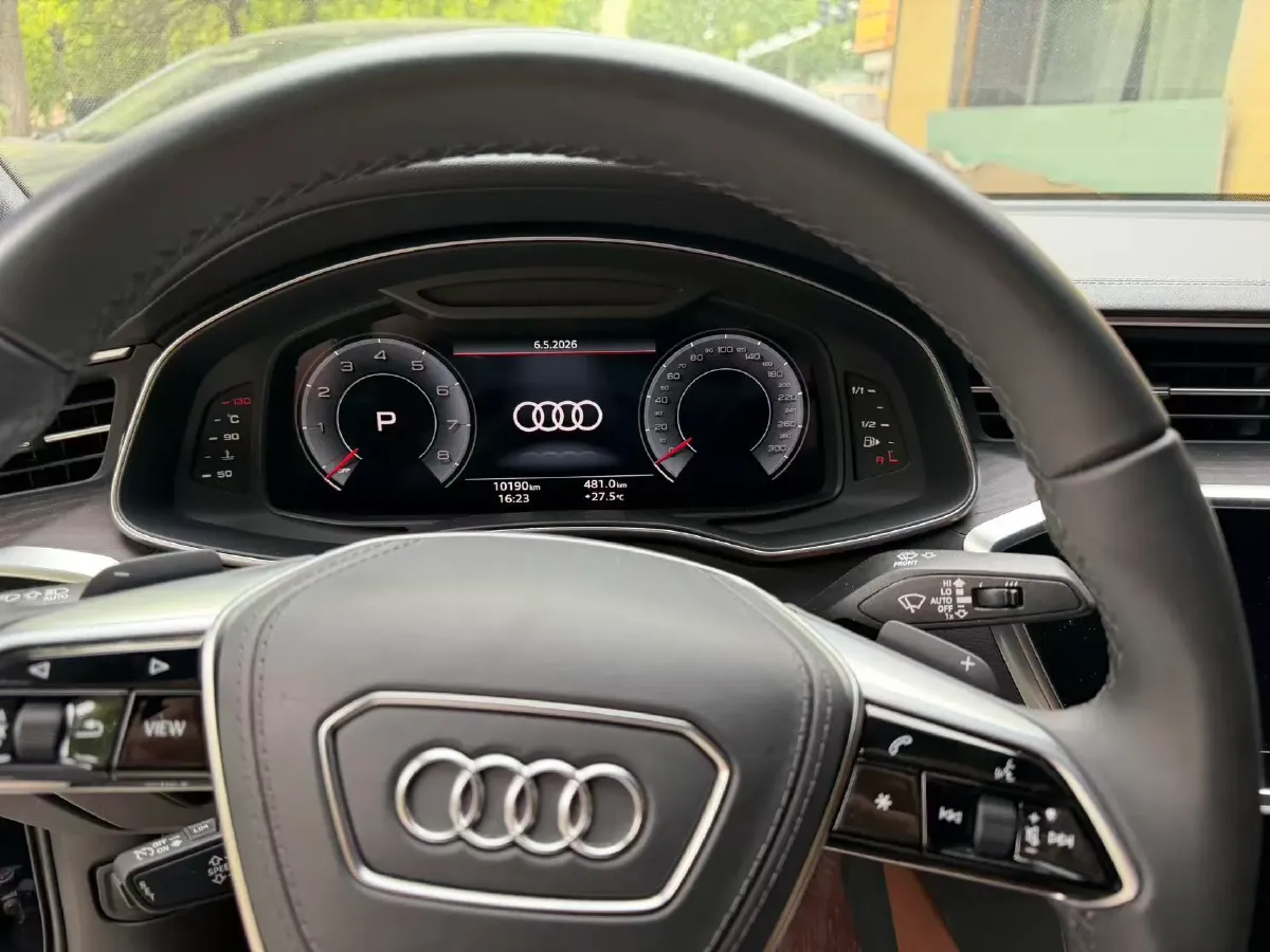 2025 Audi A6L 2.0T 245HP L4 7DCT,autocango,china used car exporter,china ev exporter,chinese used car exporter,chinese used ev exporter