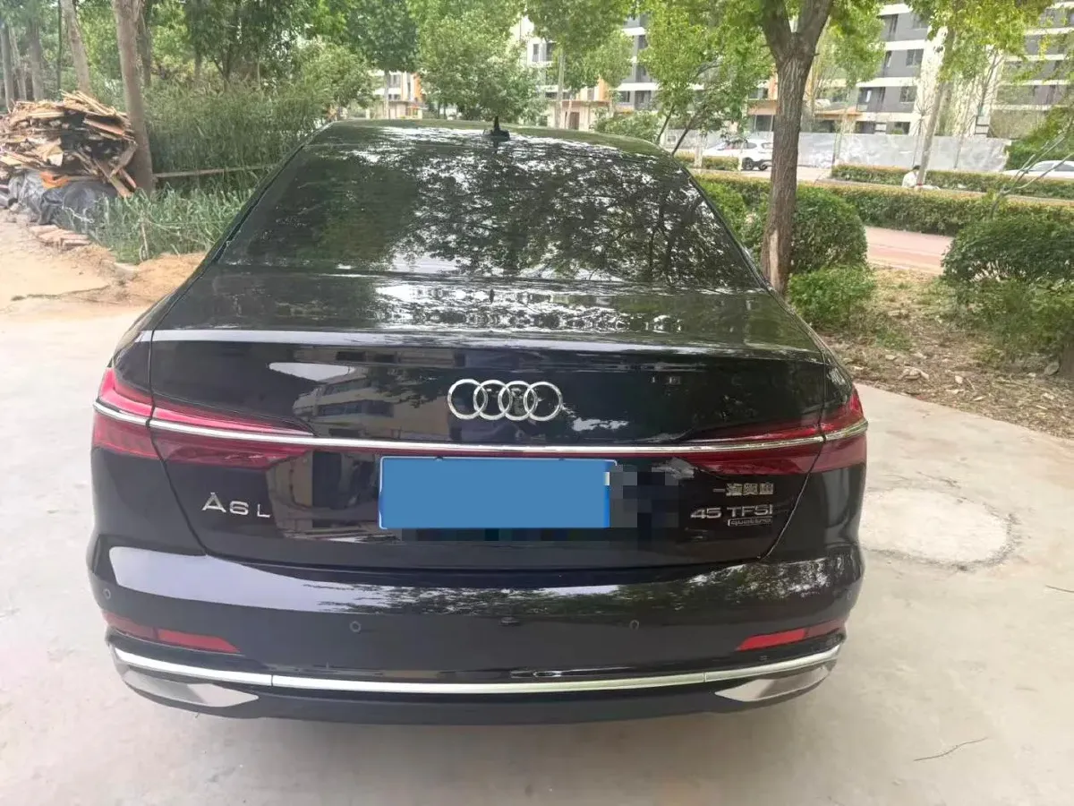 2025 Audi A6L 2.0T 245HP L4 7DCT,autocango,china used car exporter,china ev exporter,chinese used car exporter,chinese used ev exporter