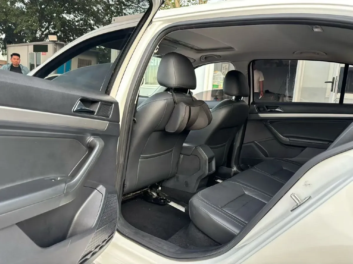 2017 Volkswagen Lavida 1.4T 131HP L4 7DCT,autocango,china used car exporter,china ev exporter,chinese used car exporter,chinese used ev exporter