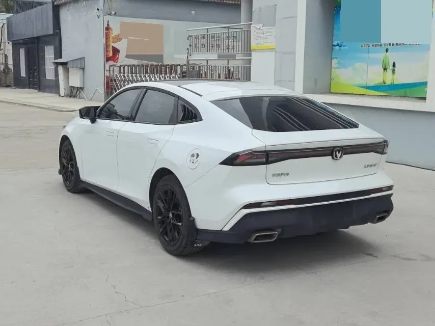 2024 ChangAn UNI-V 1.5T 188HP L4 7DCT,autocango,china used car exporter,china ev exporter,chinese used car exporter,chinese used ev exporter