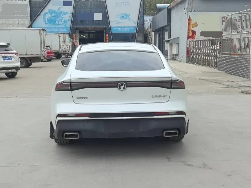 2024 ChangAn UNI-V 1.5T 188HP L4 7DCT,autocango,china used car exporter,china ev exporter,chinese used car exporter,chinese used ev exporter