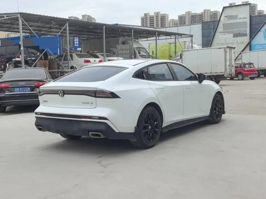 2024 ChangAn UNI-V 1.5T 188HP L4 7DCT,autocango,china used car exporter,china ev exporter,chinese used car exporter,chinese used ev exporter
