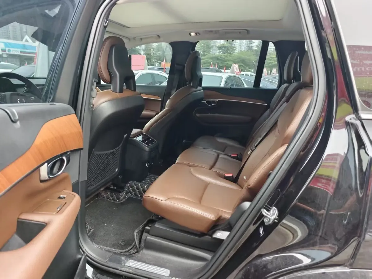 2020 Volvo XC90 2.0T 320HP L4 8AT,autocango,china used car exporter,china ev exporter,chinese used car exporter,chinese used ev exporter