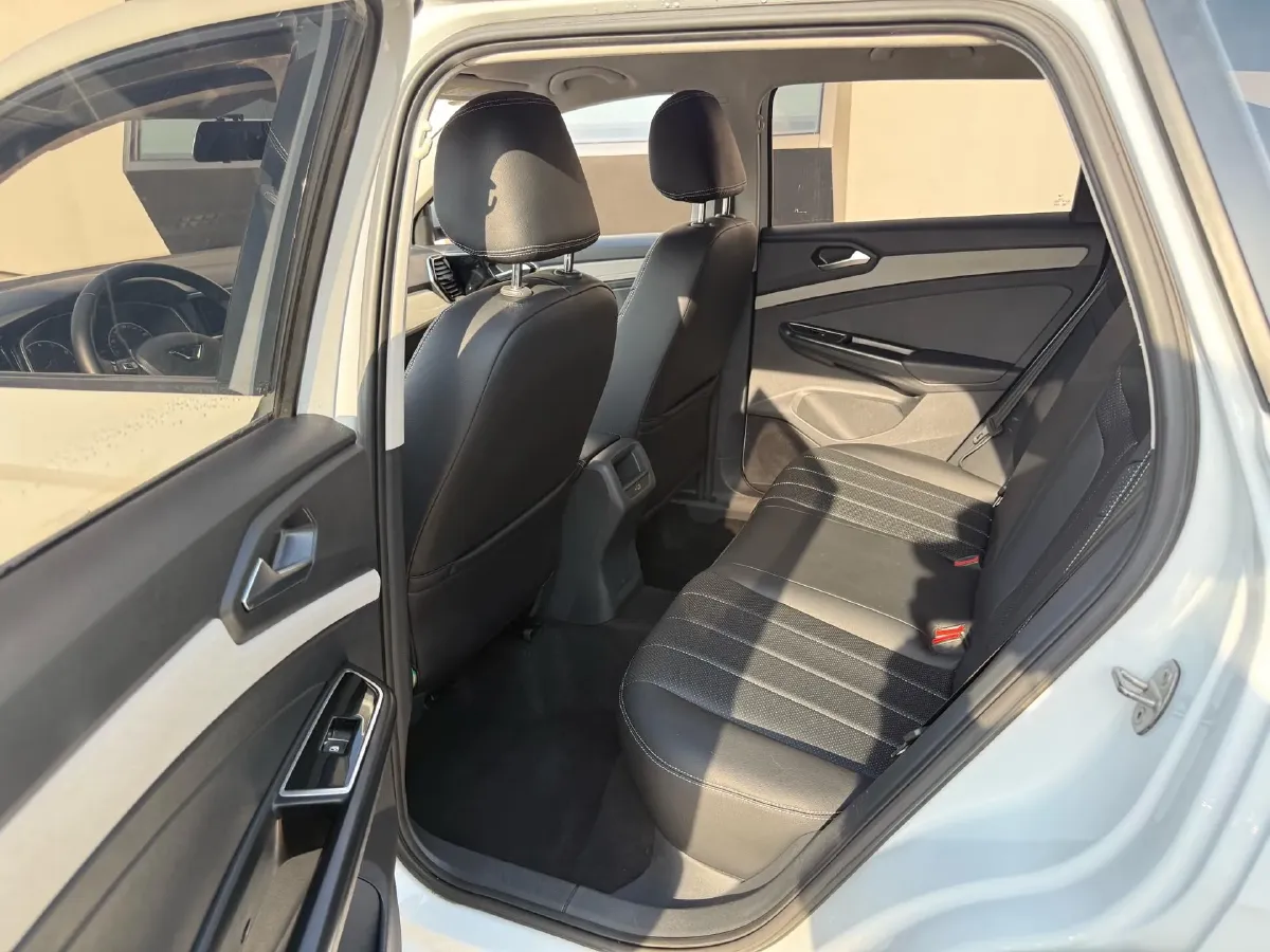 2022 Jetta VS5 1.4T 150HP L4 6AT,autocango,china used car exporter,china ev exporter,chinese used car exporter,chinese used ev exporter