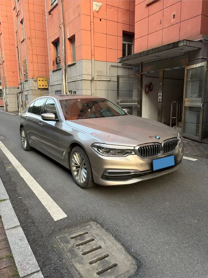 2020 BMW 5 Series 2.0T 252HP L4 8AT,autocango,china used car exporter,china ev exporter,chinese used car exporter,chinese used ev exporter