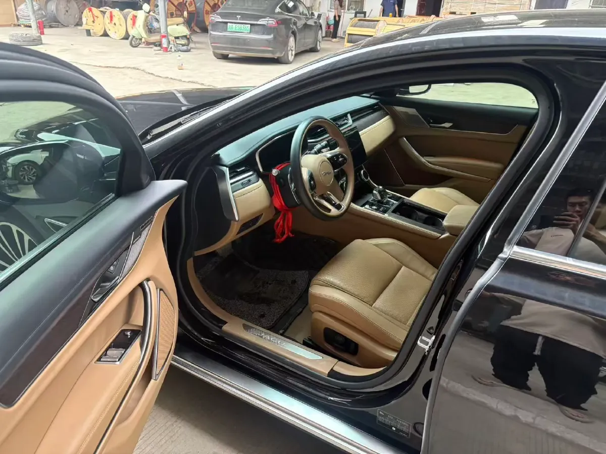 2023 Jaguar XFL 2.0T 250HP L4 8AT,autocango,china used car exporter,china ev exporter,chinese used car exporter,chinese used ev exporter