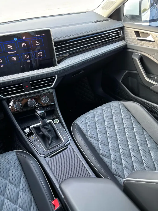 2023 Volkswagen Sagitar 1.4T 150HP L4 7DCT,autocango,china used car exporter,china ev exporter,chinese used car exporter,chinese used ev exporter