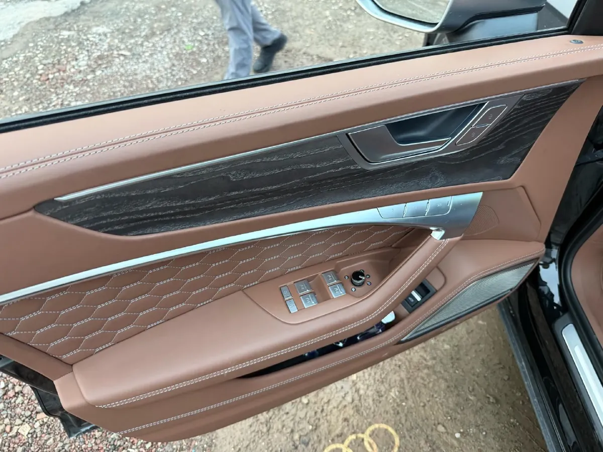 2023 Audi A6L 3.0T 340HP V6 7DCT,autocango,china used car exporter,china ev exporter,chinese used car exporter,chinese used ev exporter
