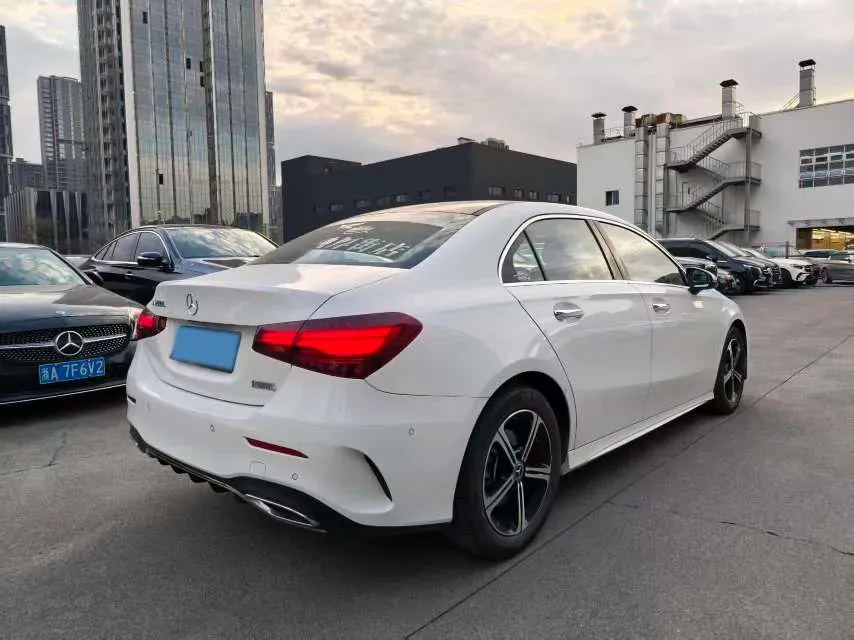 2023 Mercedes-Benz A Class 1.3T 163HP L4 7DCT,autocango,china used car exporter,china ev exporter,chinese used car exporter,chinese used ev exporter