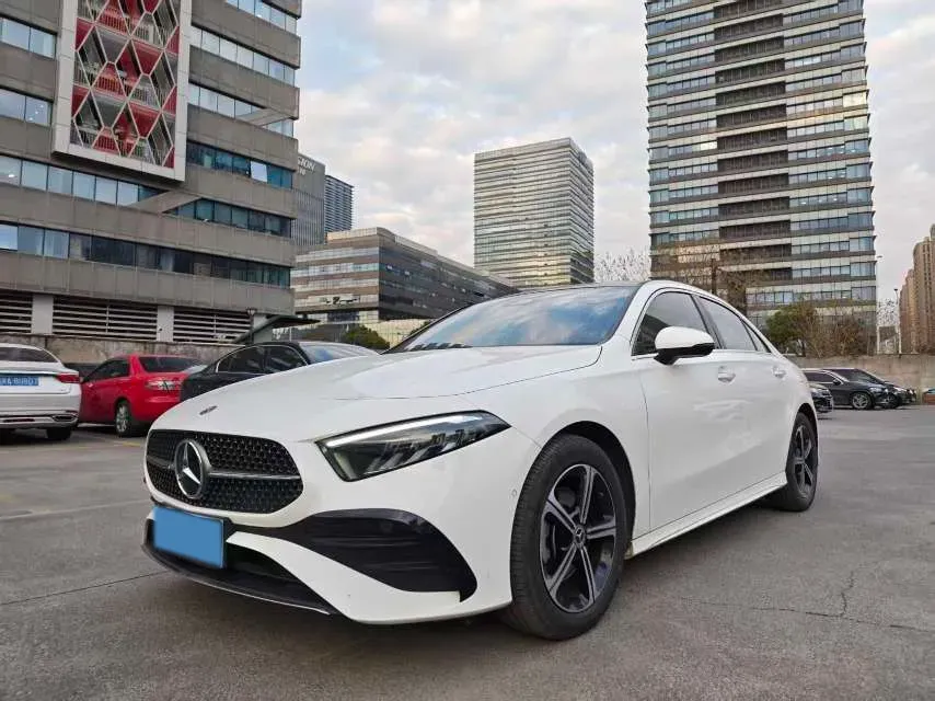 2023 Mercedes-Benz A Class 1.3T 163HP L4 7DCT,autocango,china used car exporter,china ev exporter,chinese used car exporter,chinese used ev exporter