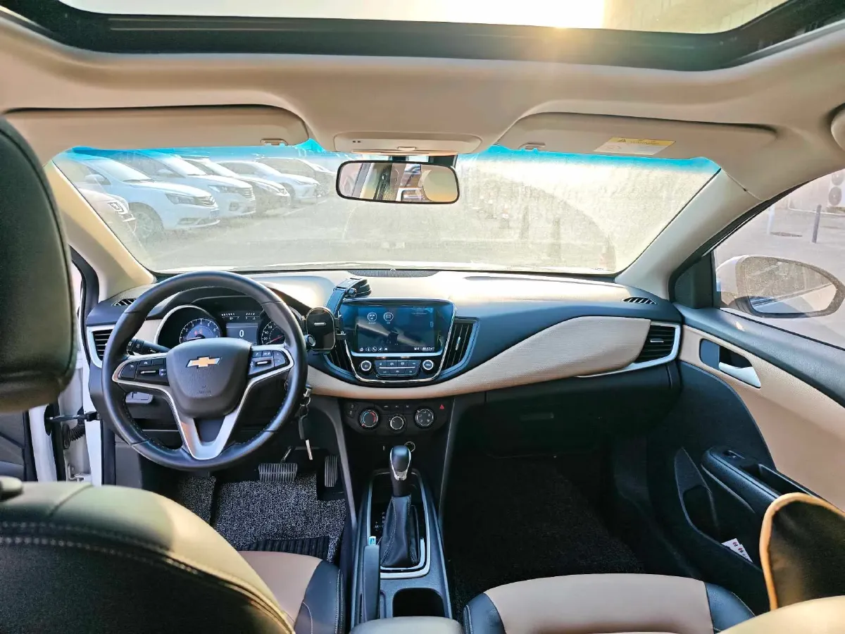 2021 Chevrolet Monza 1.5L 113HP L4 6AT,autocango,china used car exporter,china ev exporter,chinese used car exporter,chinese used ev exporter
