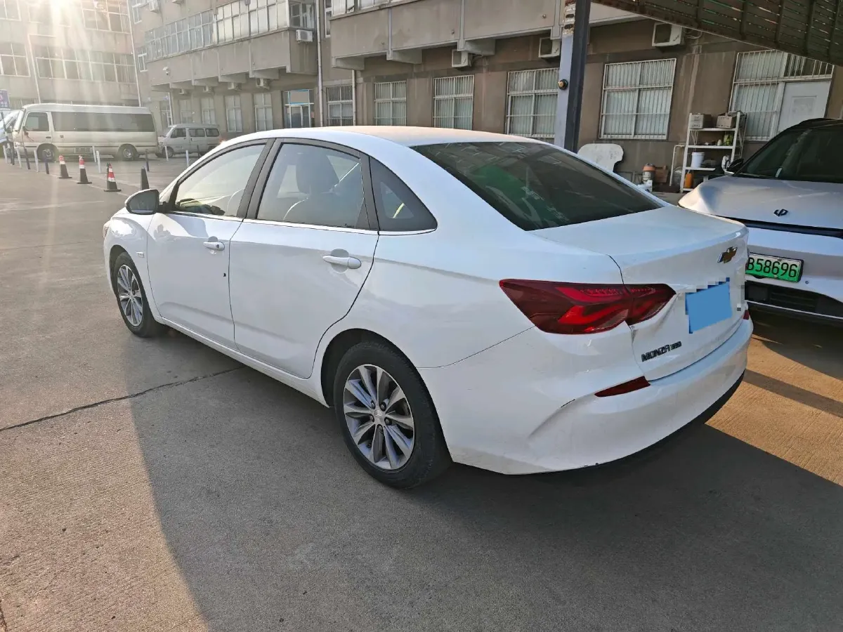 2021 Chevrolet Monza 1.5L 113HP L4 6AT,autocango,china used car exporter,china ev exporter,chinese used car exporter,chinese used ev exporter